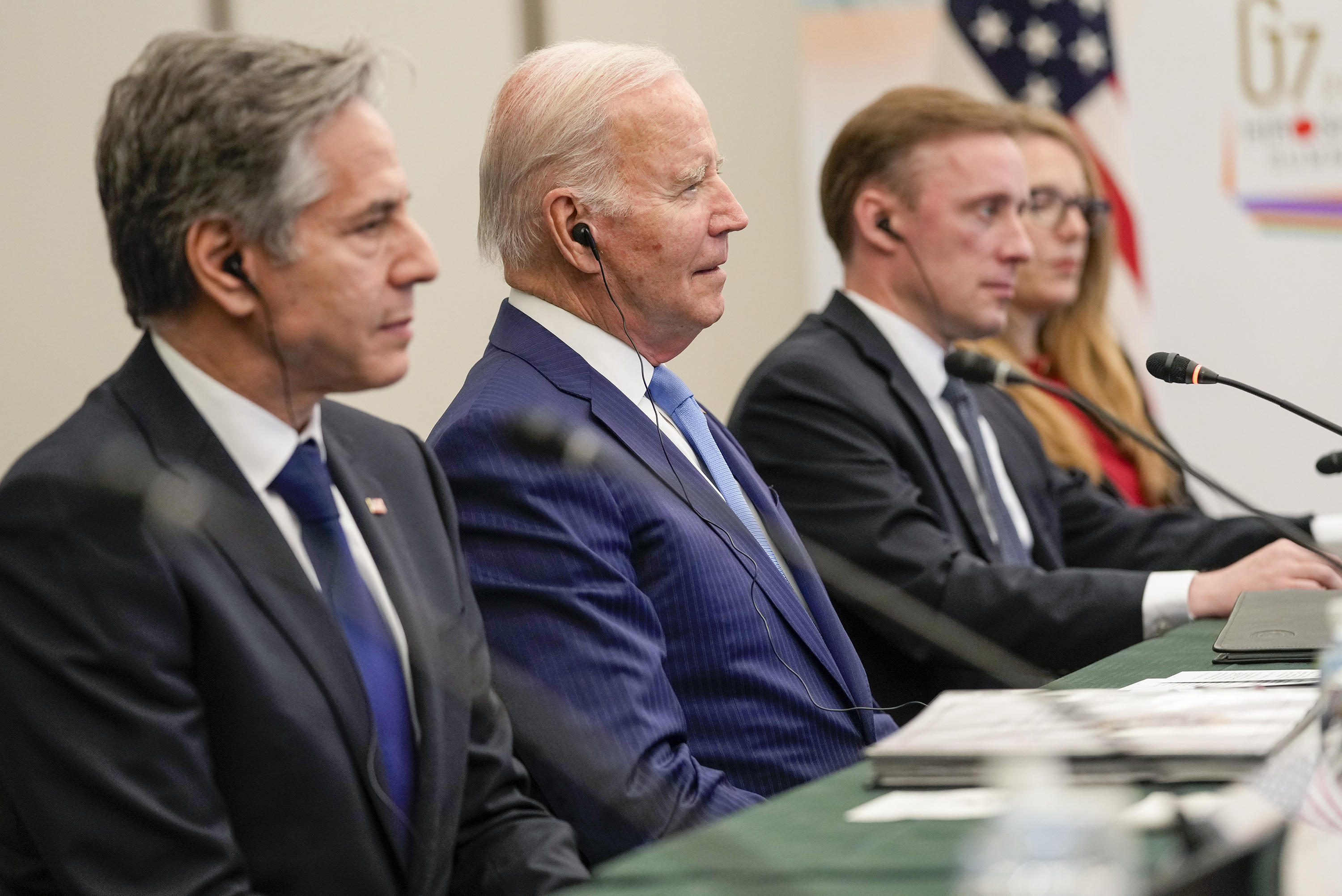 Do you think Congress should focused more on the border/economy than a Biden impeachment inquiry? 