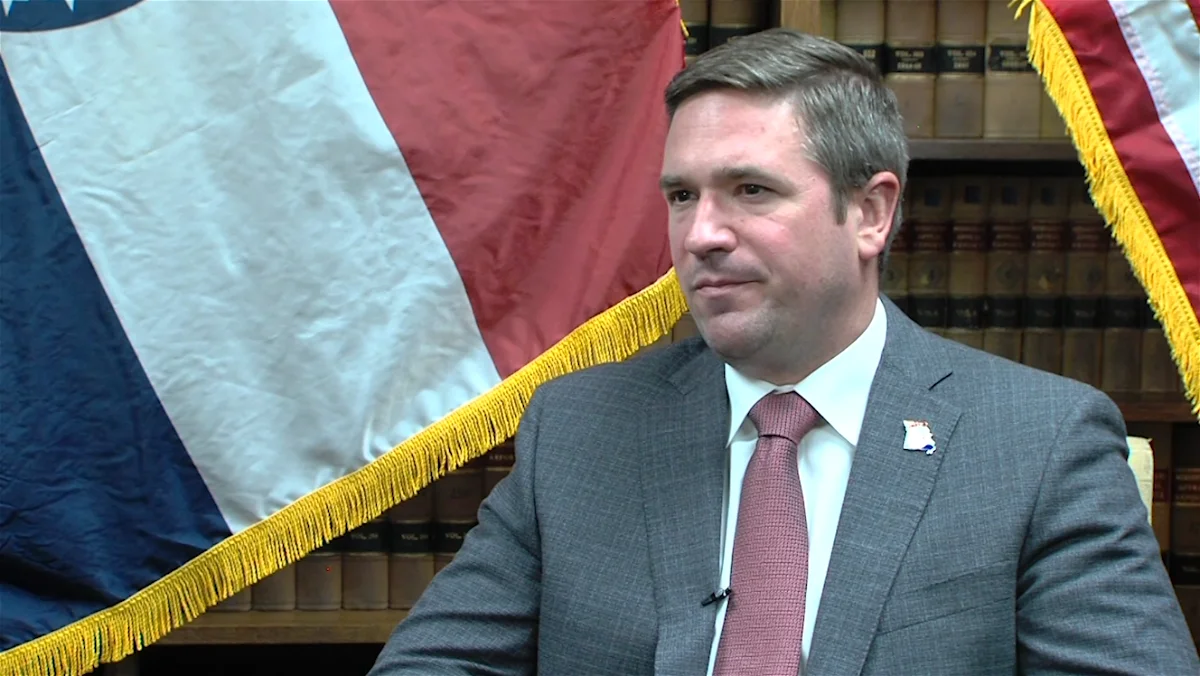 Should Missouri's attorney general defend three state senators accused of defamation?