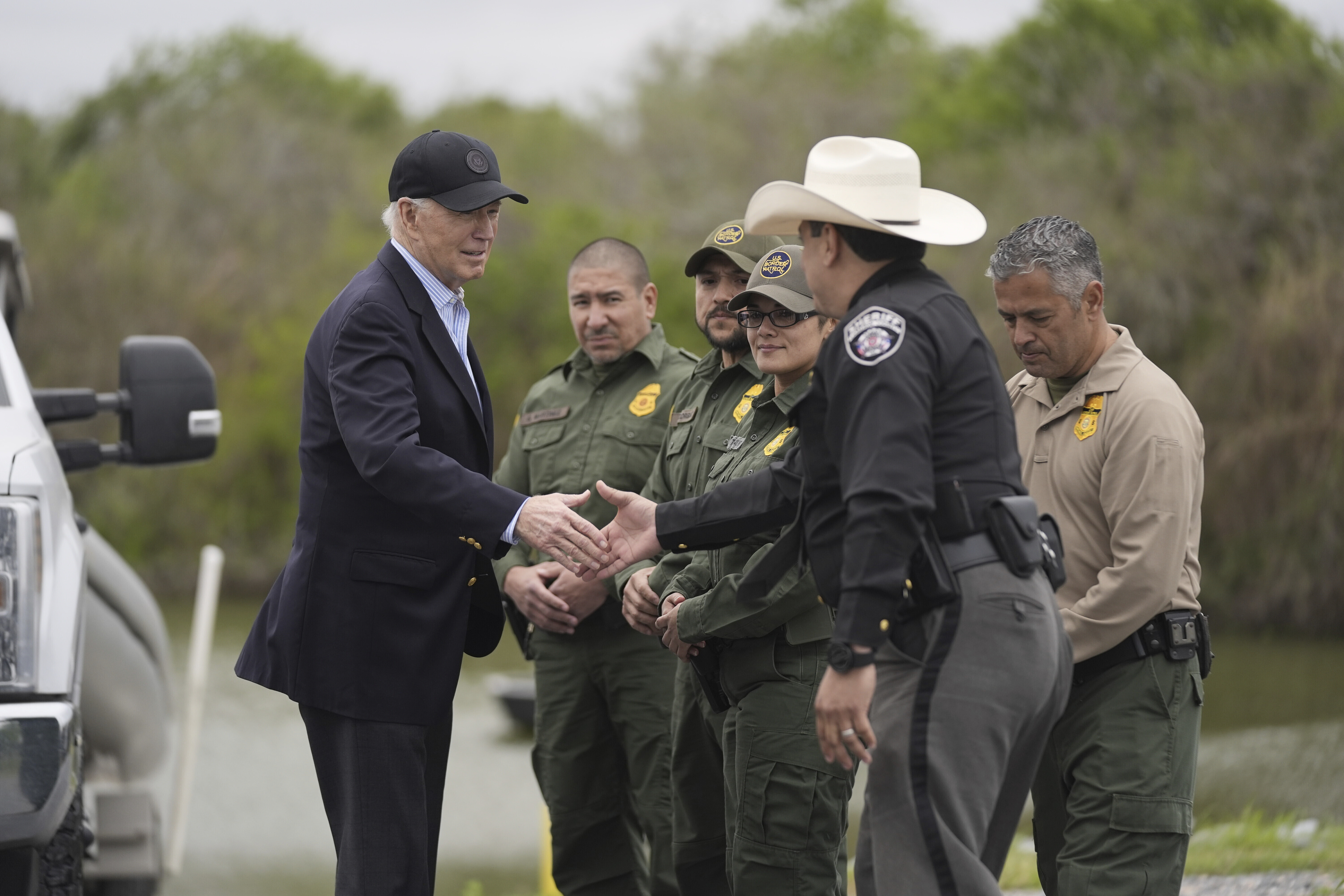 Could President Biden do more to secure the southern border?