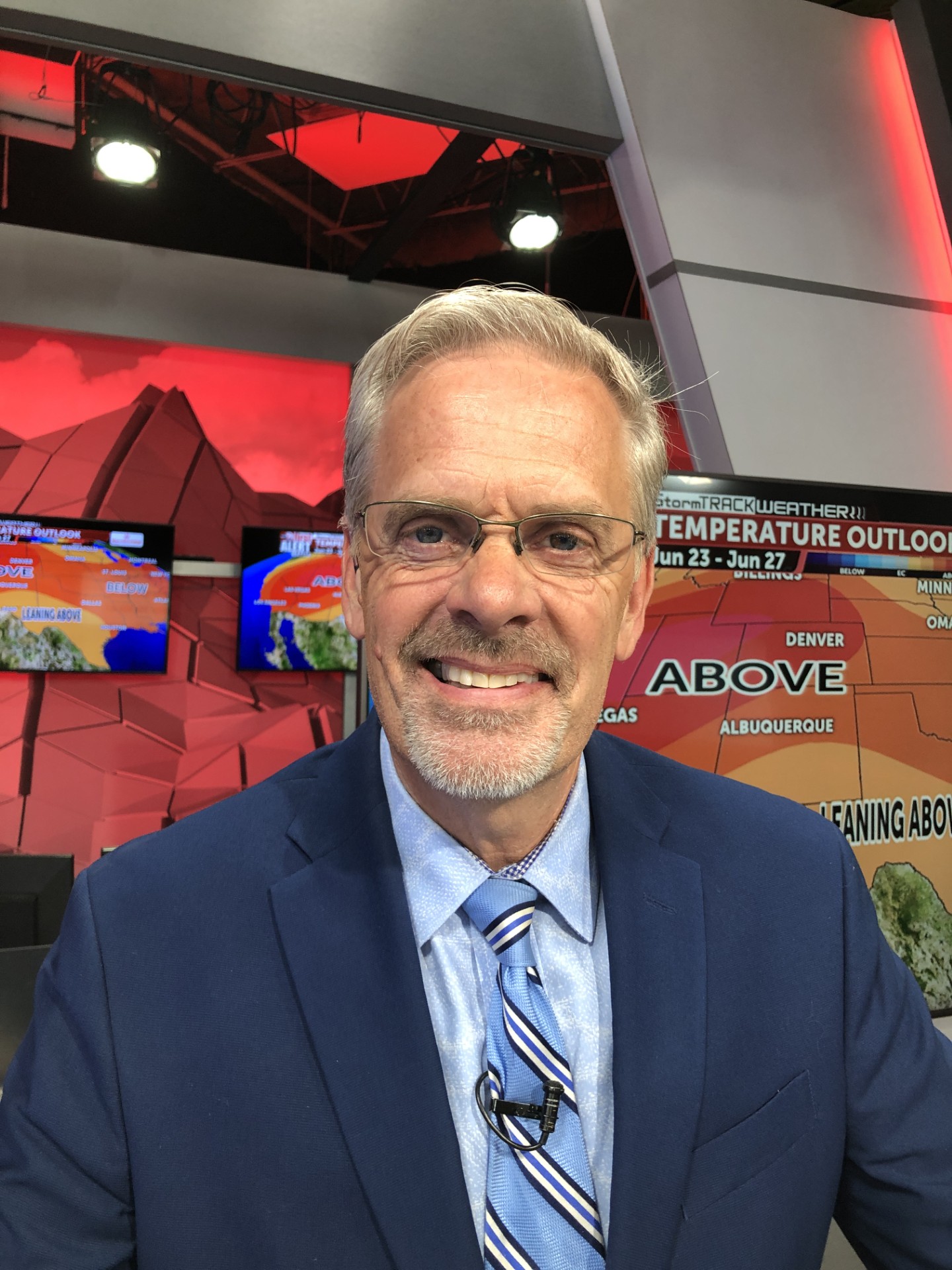 Should Doppler Dave Speelman keep his goatee?