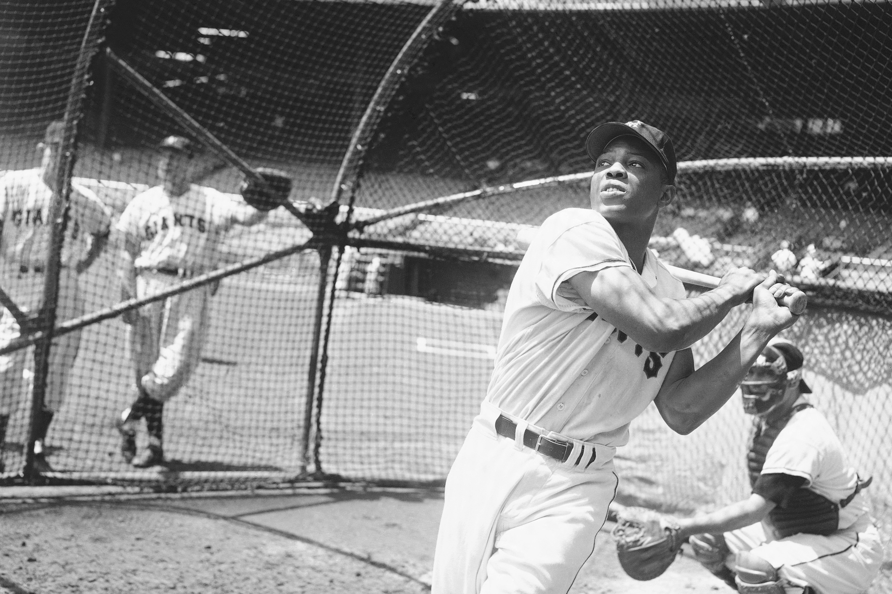 Is Willie Mays the greatest center fielder of all time?