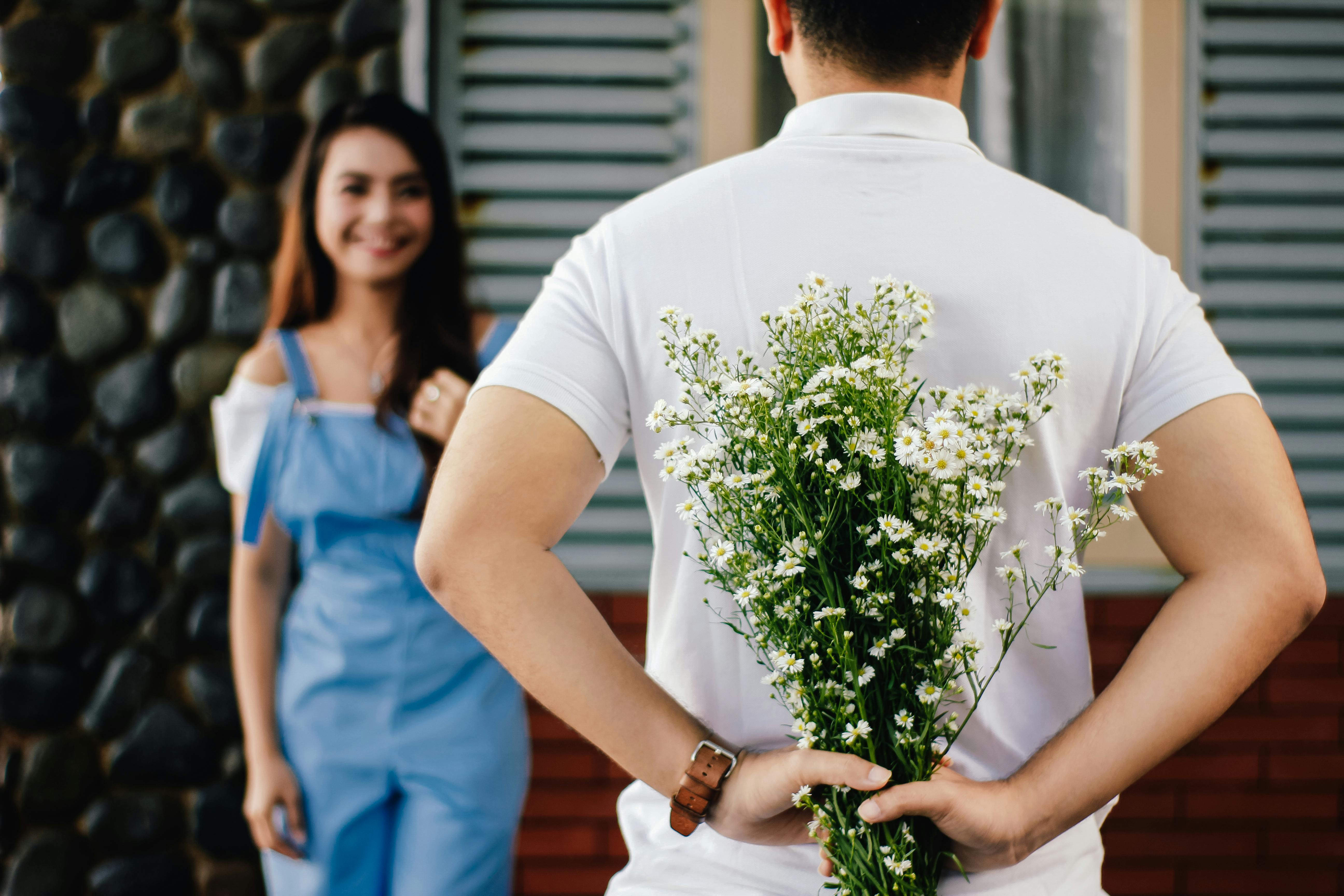 Are dating apps or is meeting in person a better way to find a meaningful relationship?