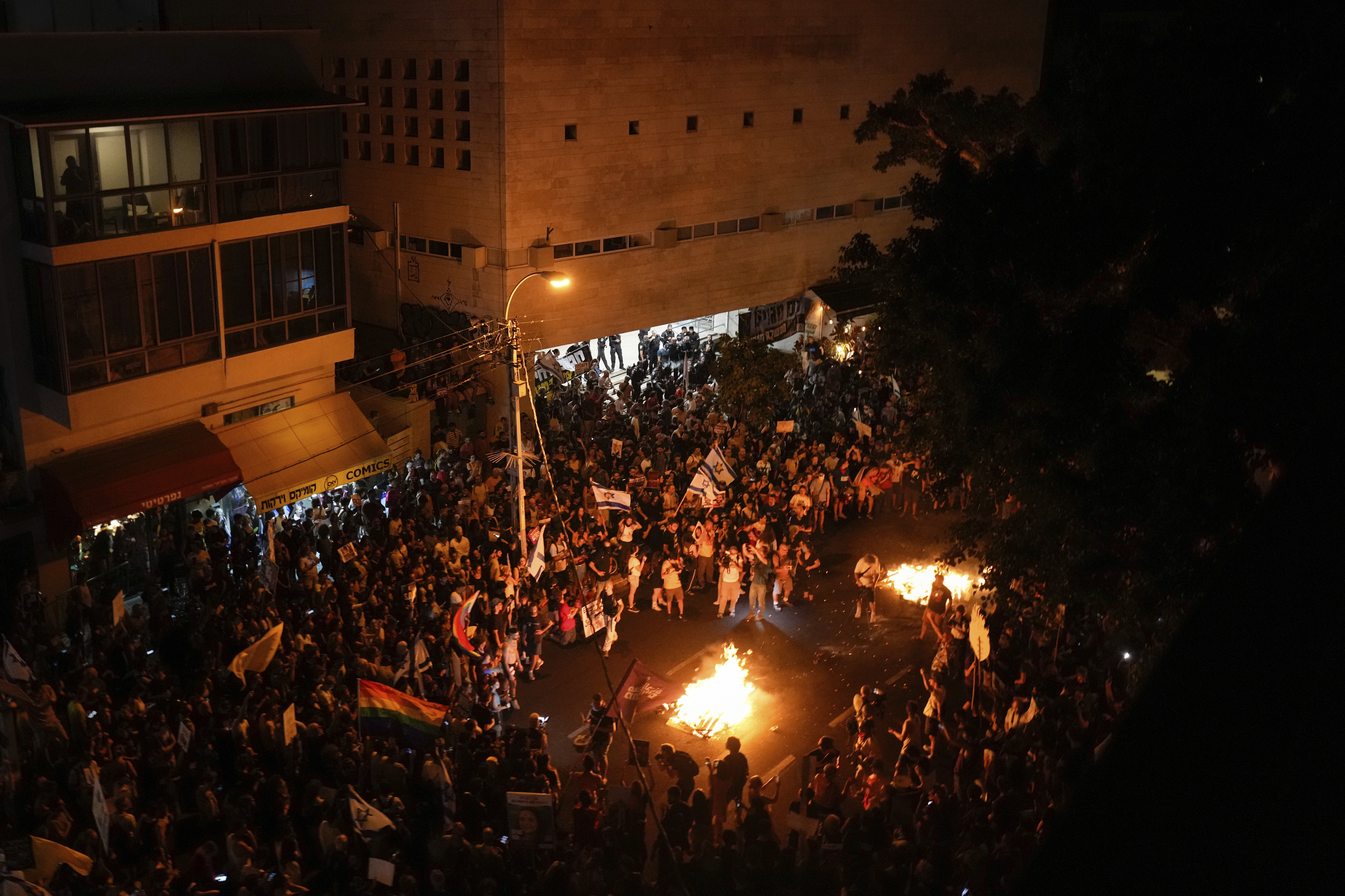 Should Israel accept an immediate ceasefire in exchange for a hostage release?