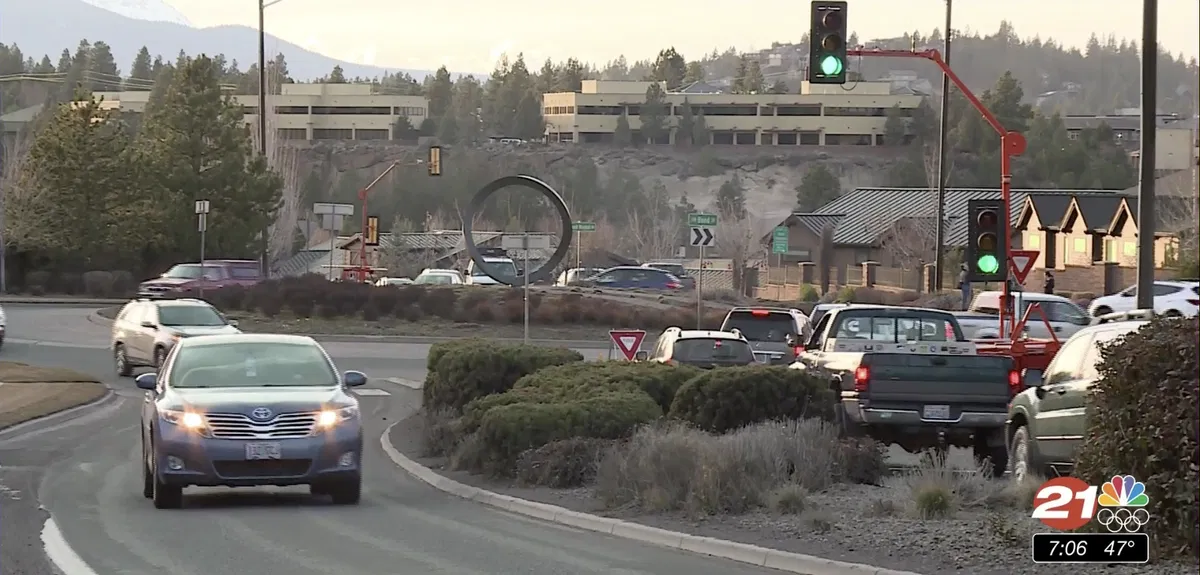 Do you support a traffic light at the Reed Market and Bond St roundabout?
