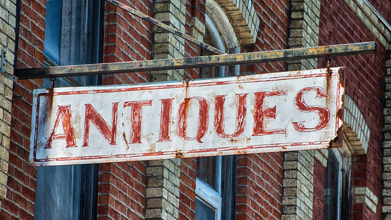 Do you enjoy visiting antique malls and thrift stores?