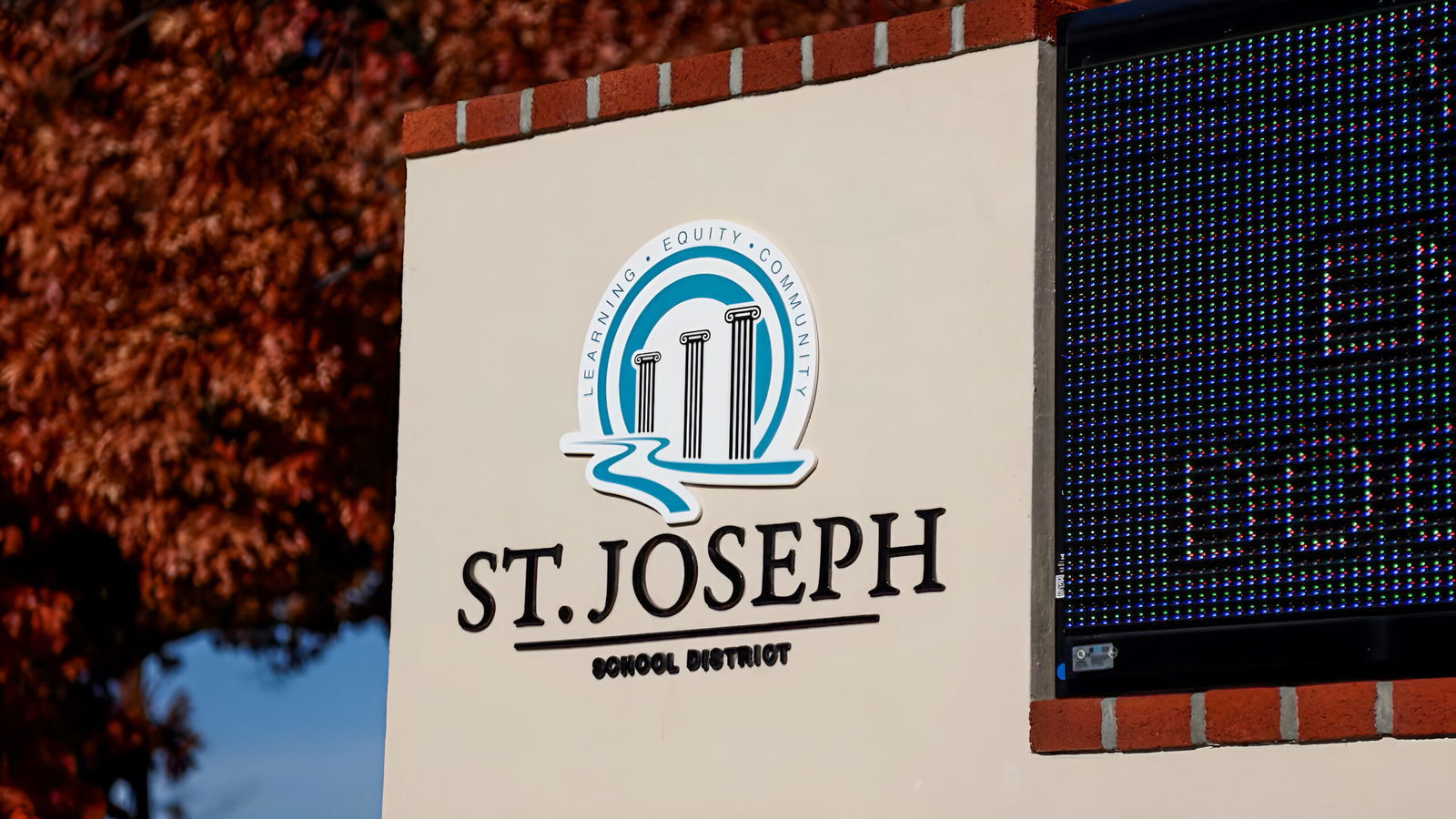 Do you support the St. Joseph School District's 'Plan E?'