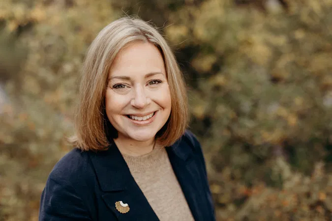 Do you agree with the Representative's decision to go against her party and vote no on the measure?