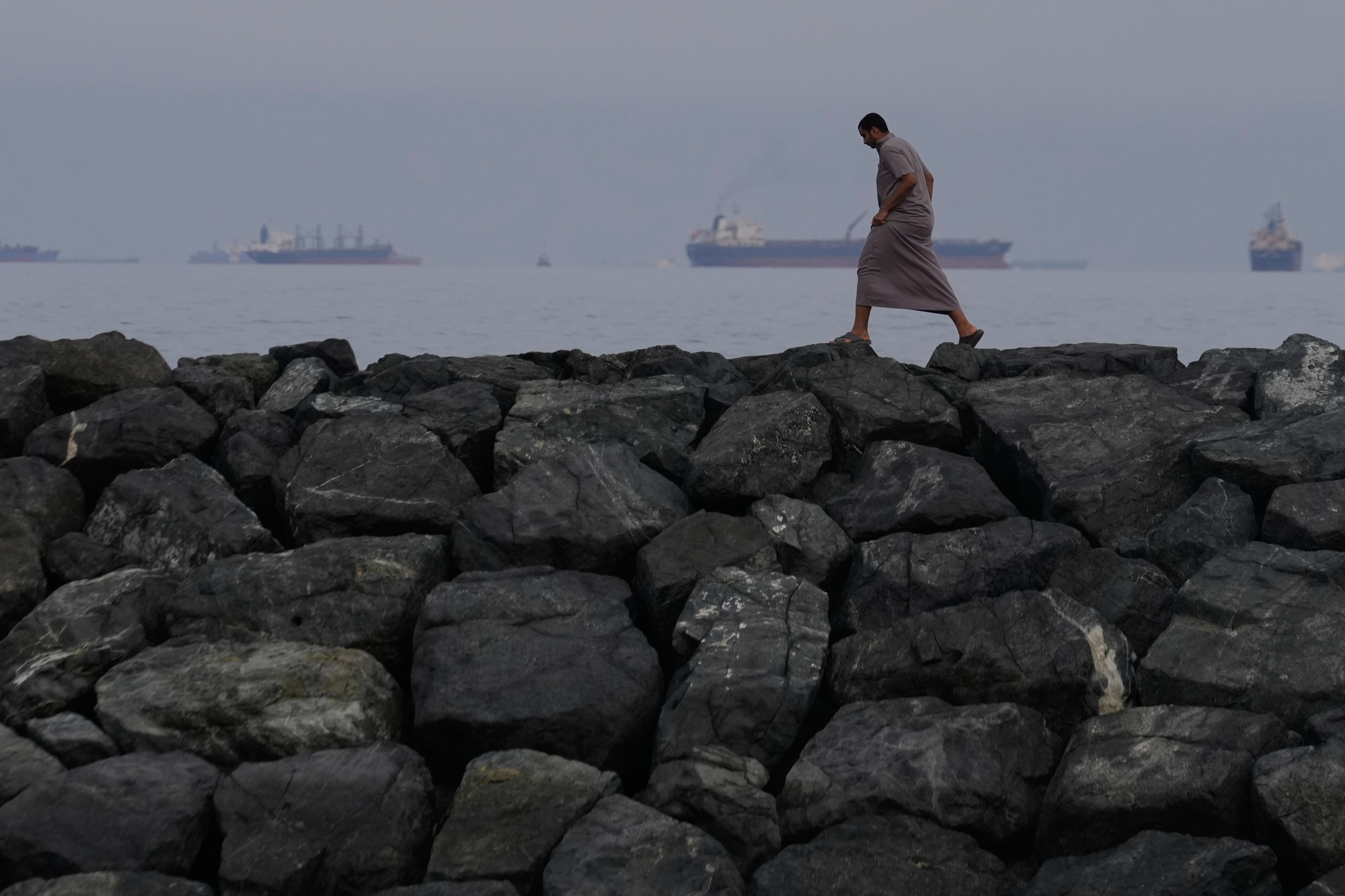 Is a blockade of the Strait of Hormuz a good idea?