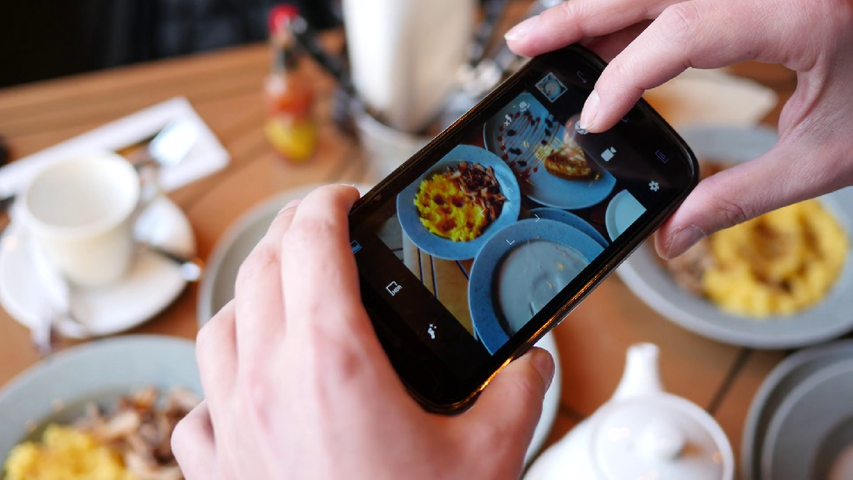 Should food bloggers educate readers about nutrition? 