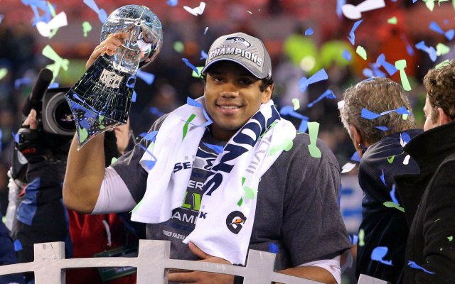 Should Russell Wilson quit football and play baseball?