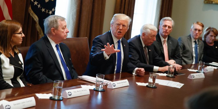 Are the White House lights going out on Trump an omen?