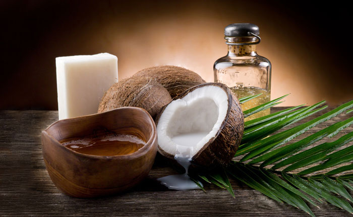 Best dandruff solution: tea tree oil or coconut oil?