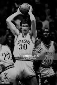 KU BASKETBALL GREATS Round 1