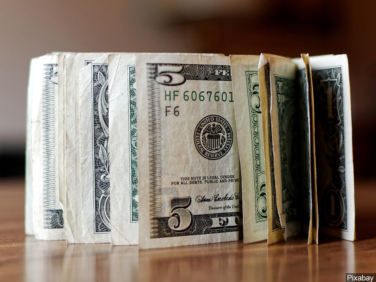 Should the federal minimum wage be raised to $15 per hour?