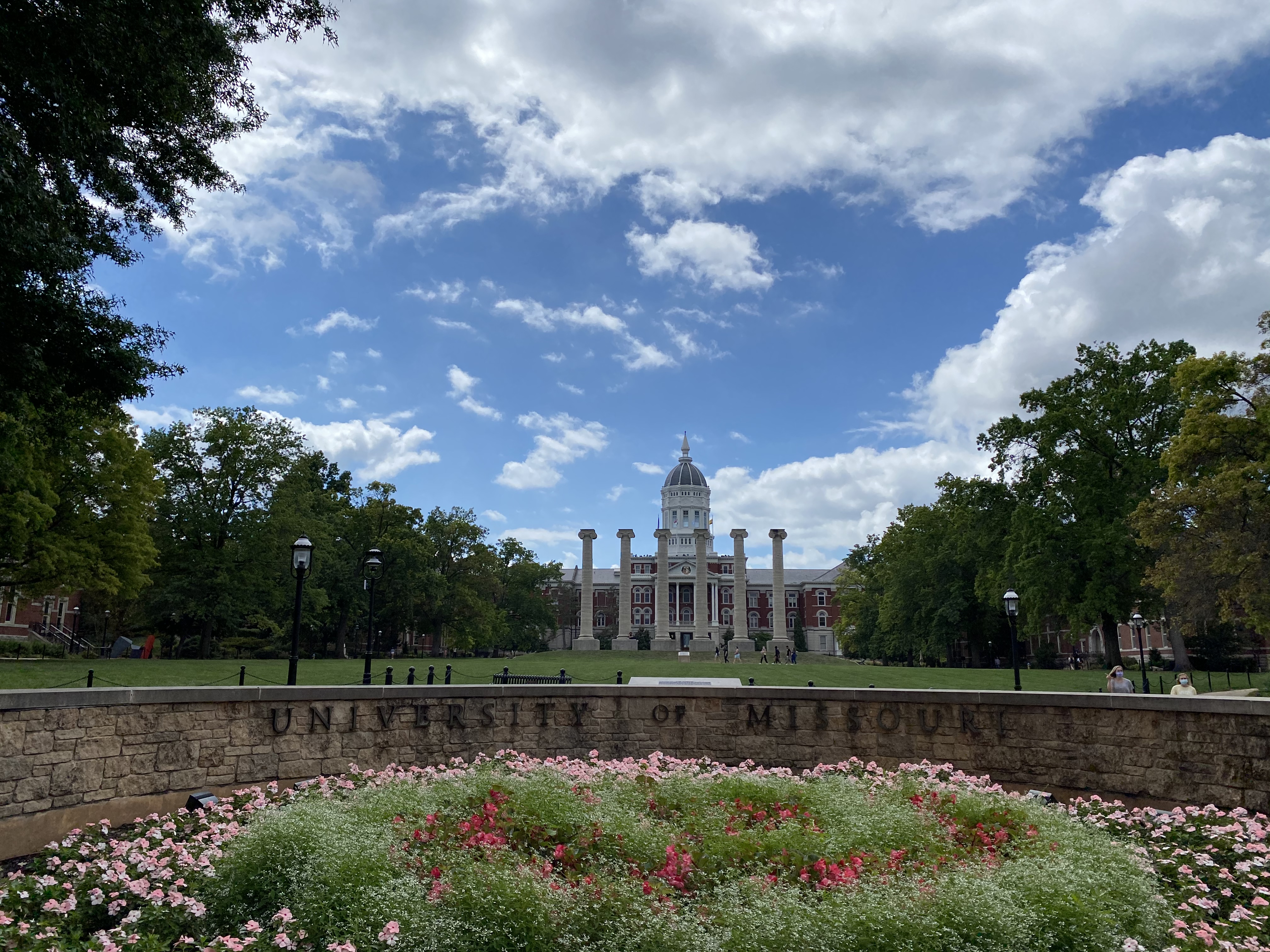 Does the Thomas Jefferson statue on the MU campus need an interpretive sign?