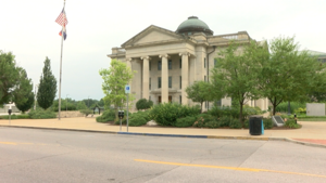 Should murals be removed from the Boone County Courthouse?