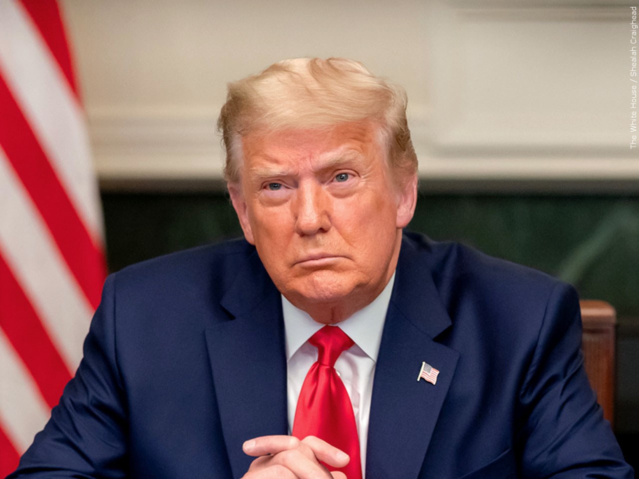 Should  Donald Trump's presidential documents be turned over to the Jan. 6 committee?