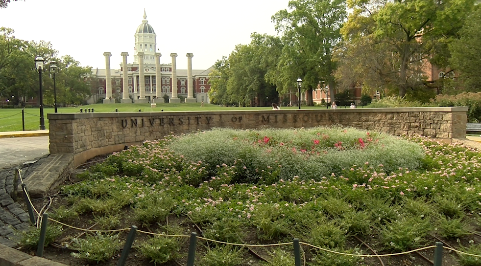 Should universities be forced to comply with the federal vaccine mandate?