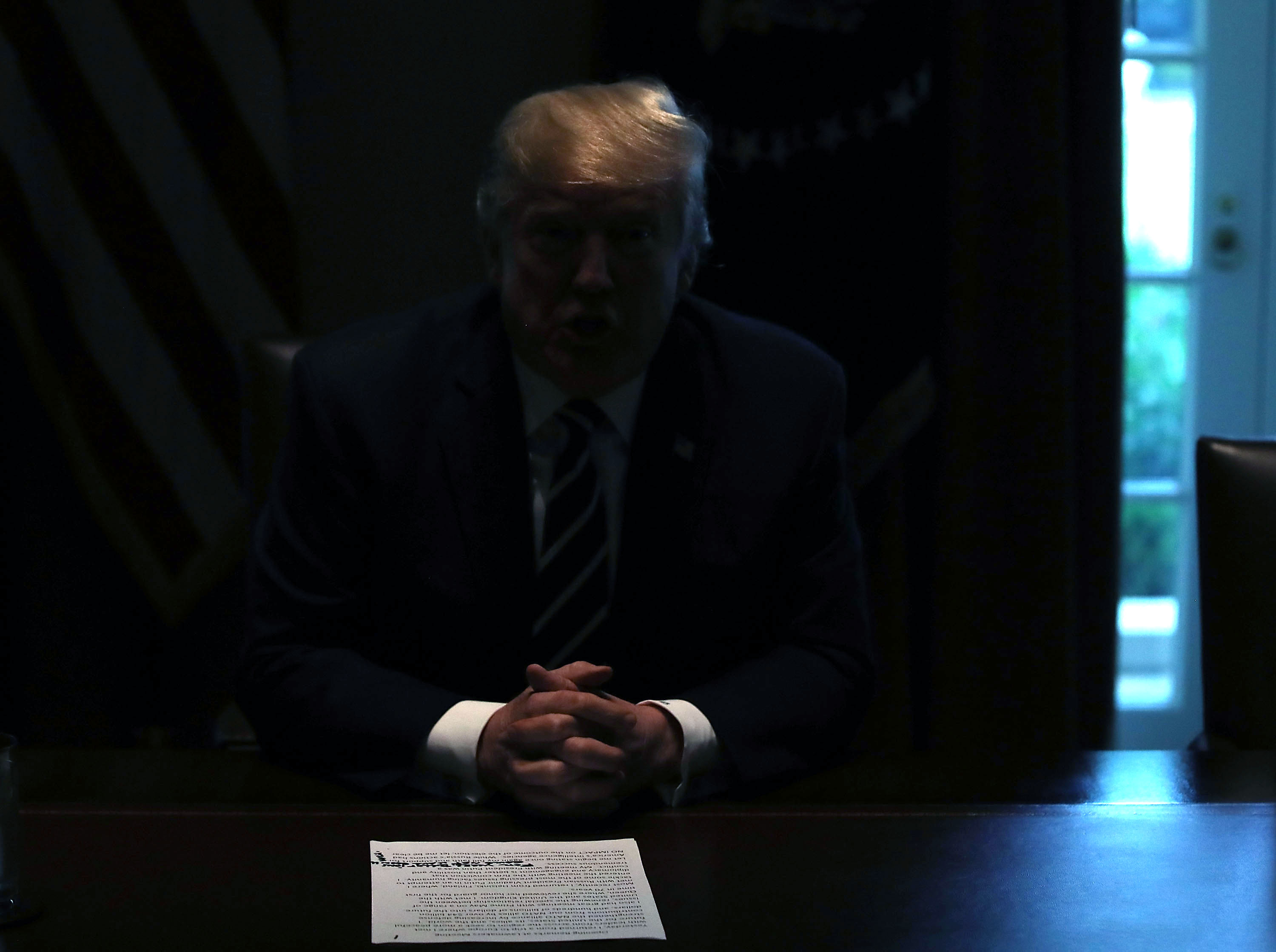 Are the White House lights going out on Trump an omen?