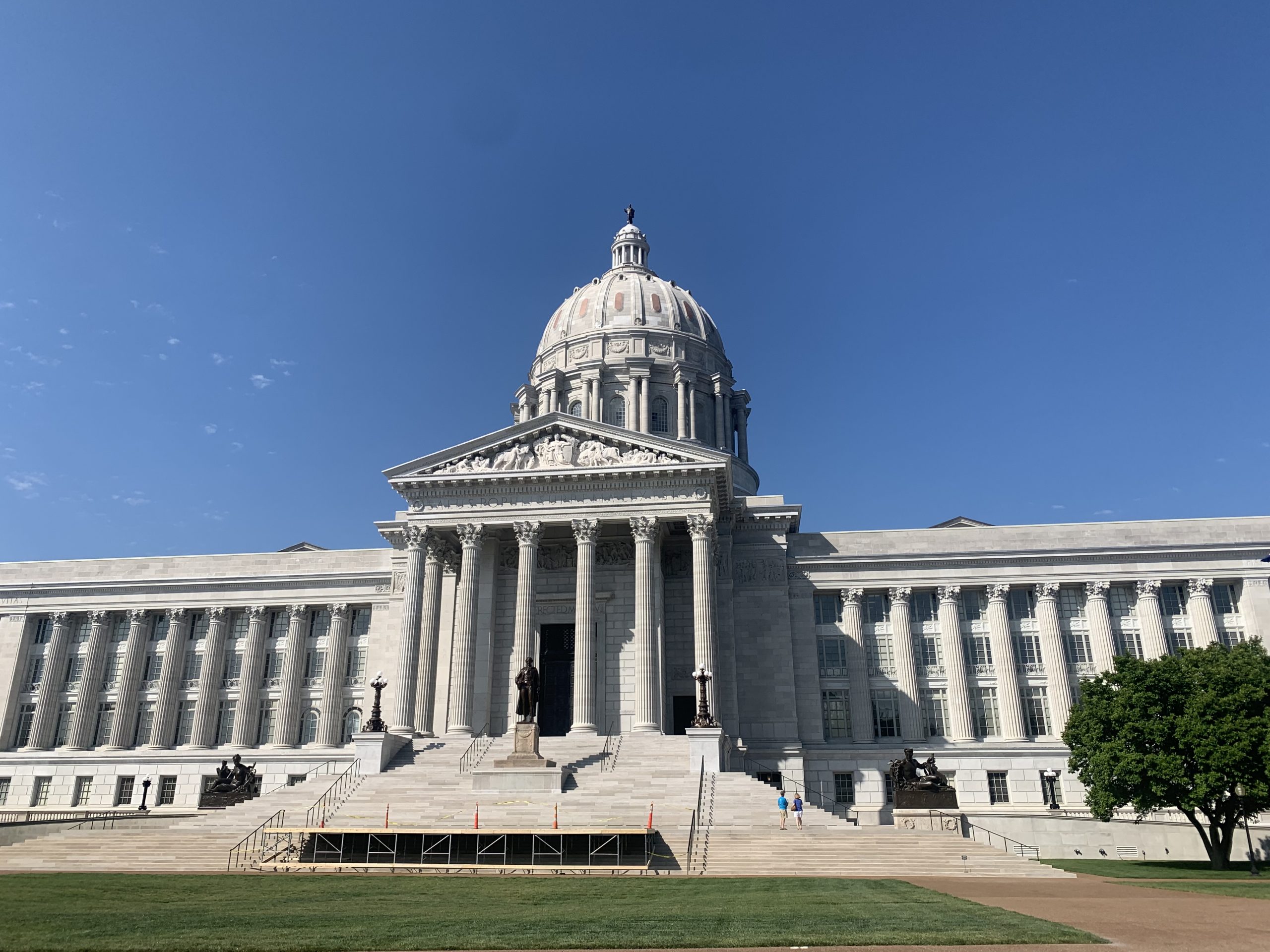 Should businesses be barred from mandating coronavirus vaccination for employees?
