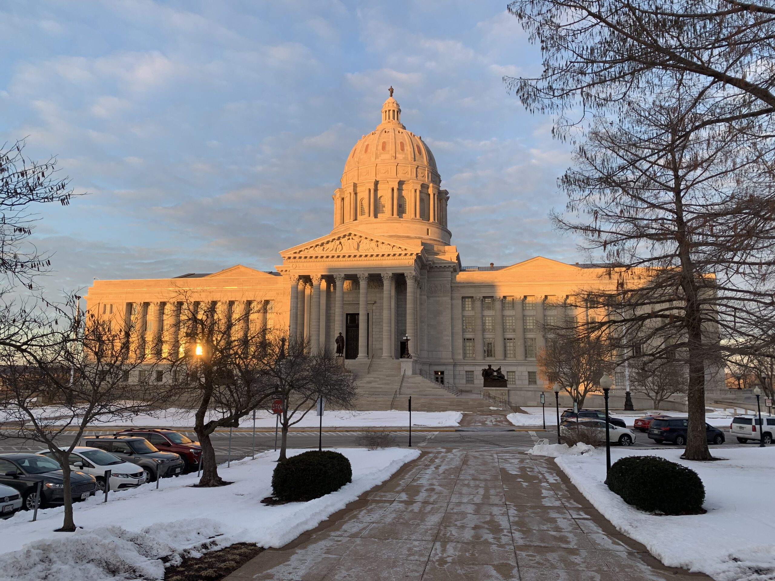 Should Missouri eliminate its sales tax on groceries?