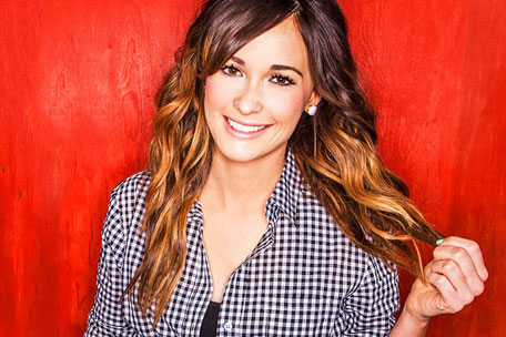 Which ACM-nominated female vocalist do you like better?